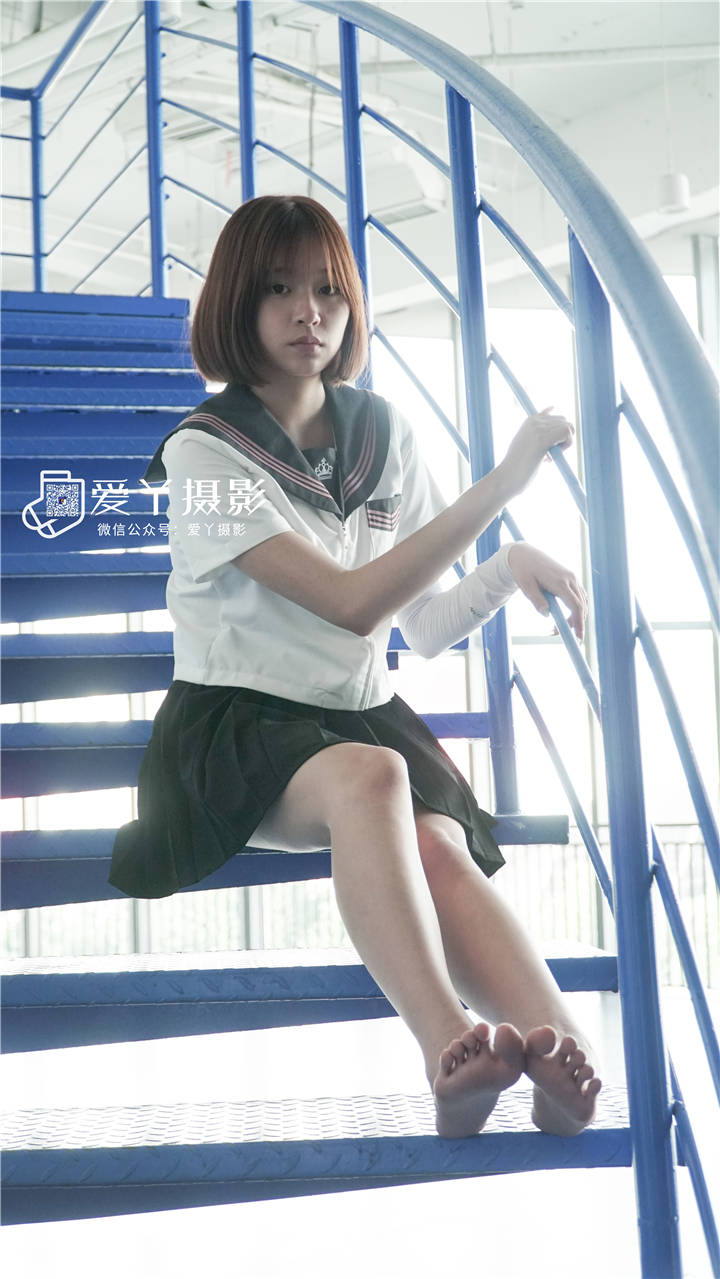 爱丫摄影 NO.002 活力少女 游戏厅青春洋溢JK少女[93P+3V／2.78GB]